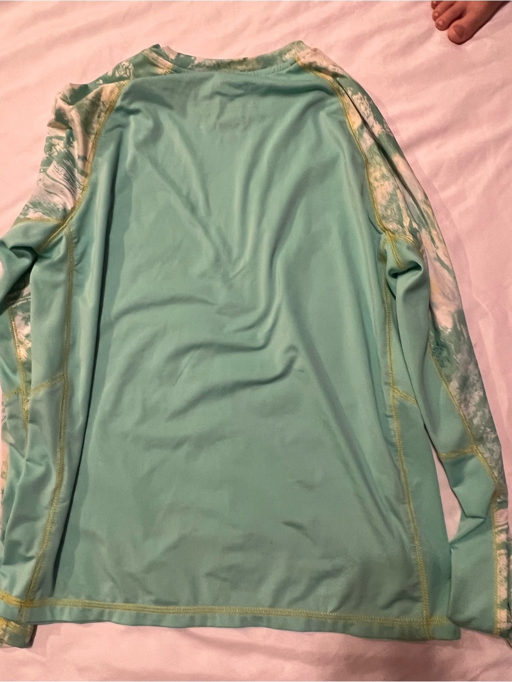 Realtree Teal Kids Fishing Rash Guard with Camo Sleeves - Picture 4 of 4